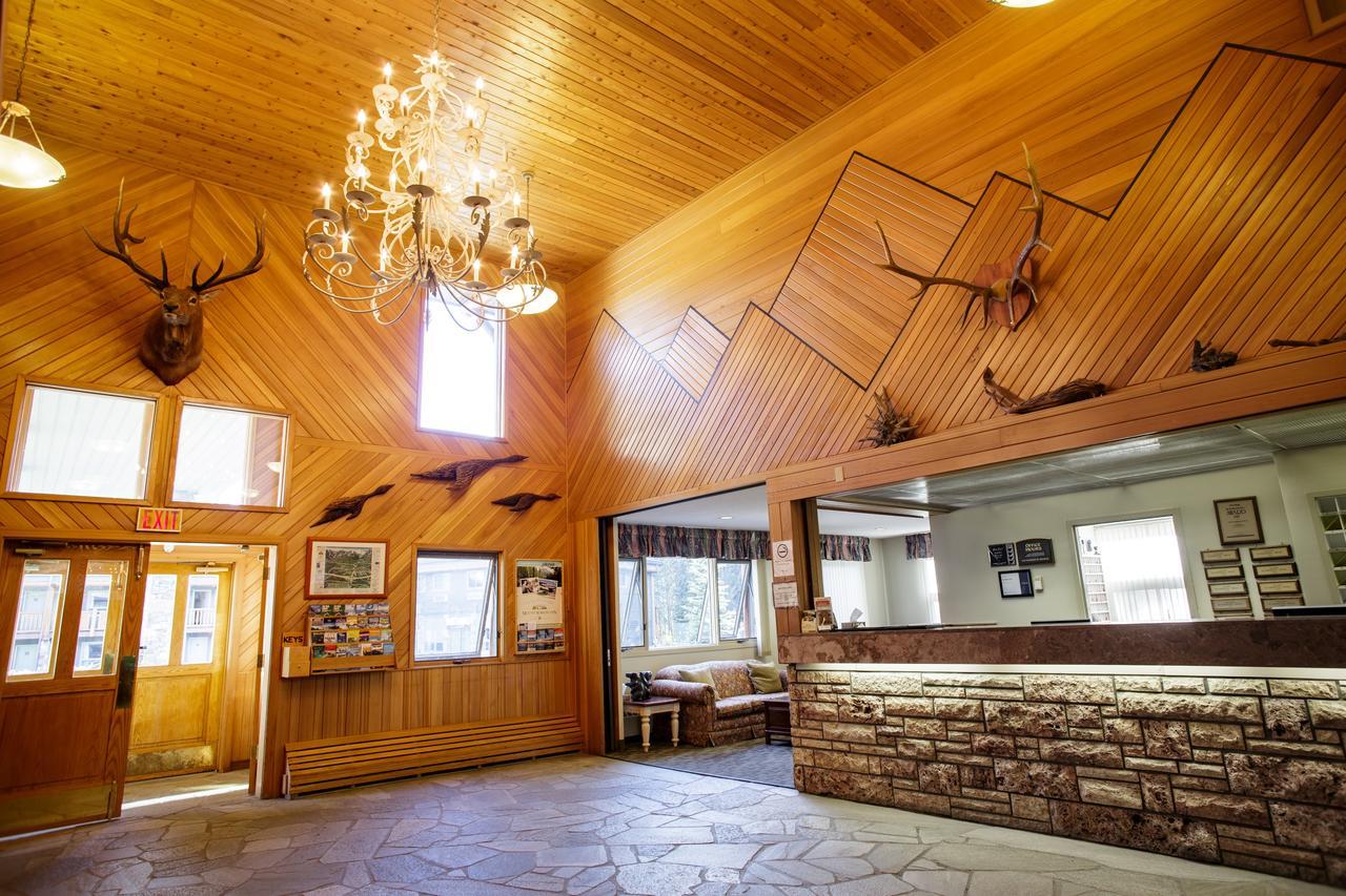 Mountaineer Lodge Lake Louise Zewnętrze zdjęcie